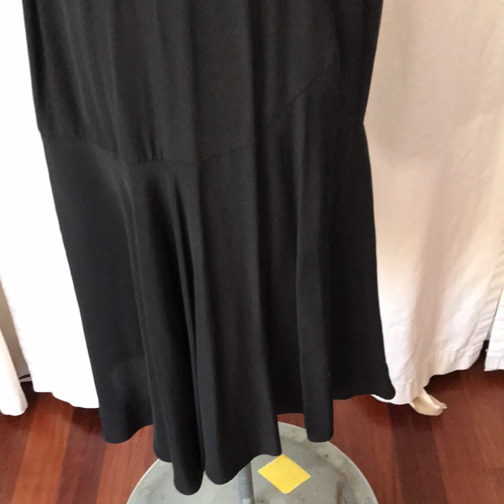 Dropped waist flared black skirt 10 - Picture 4 of 6